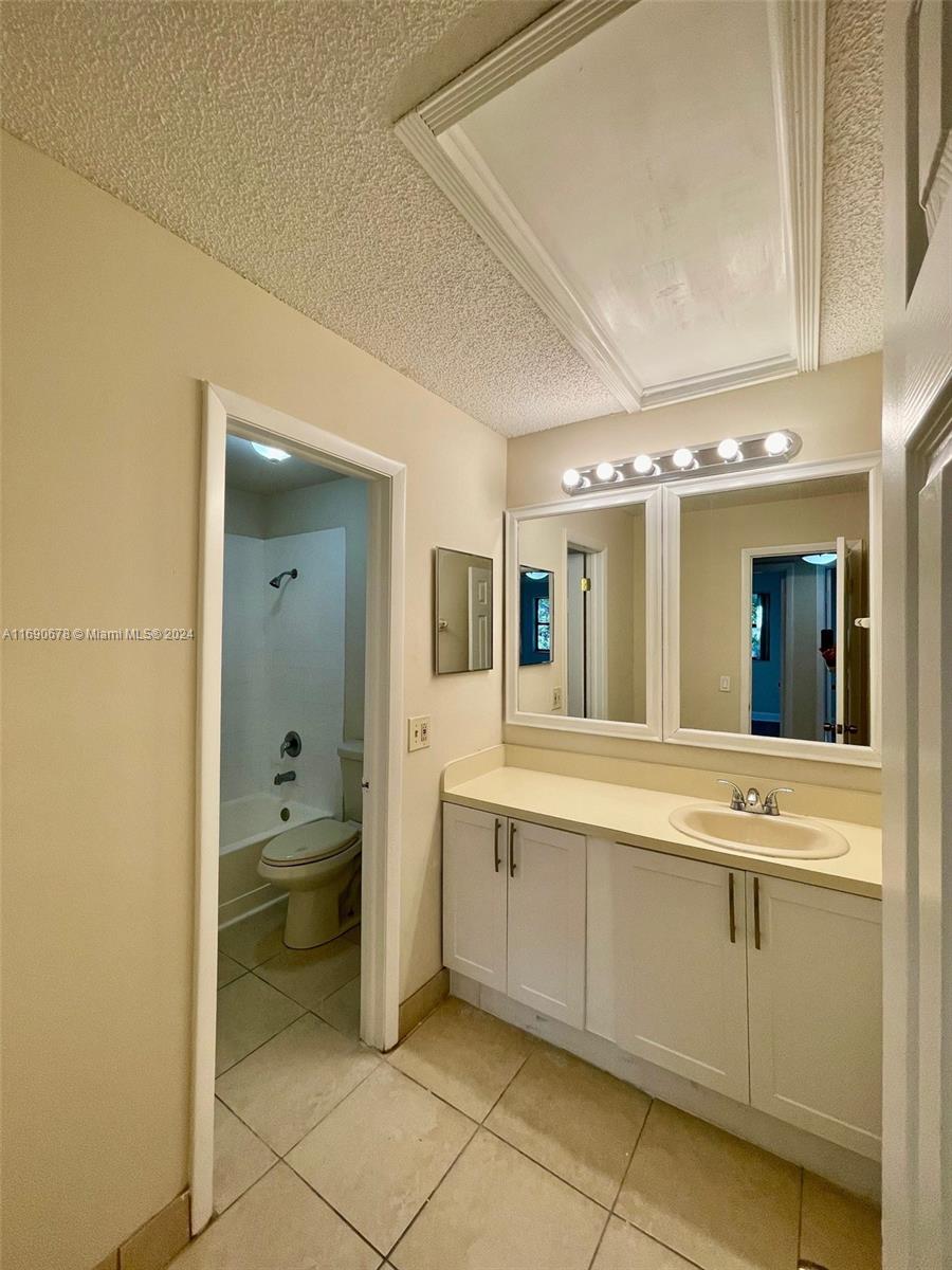 15630 SW 80th St # 306 Unit: I-306