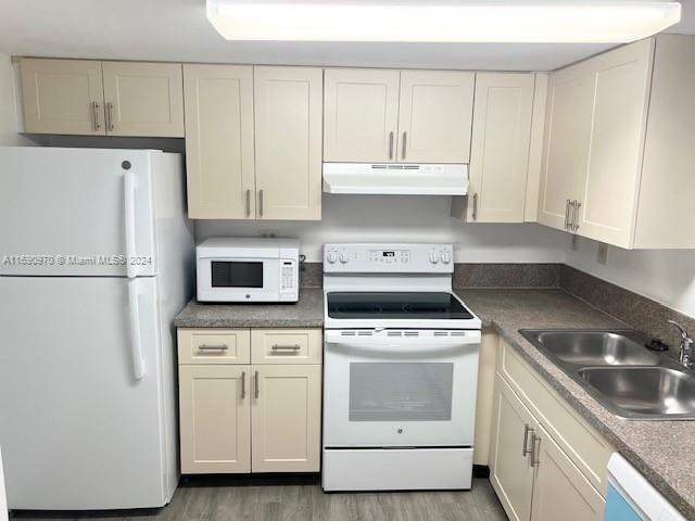 9995 Nob Hill Ln # 205