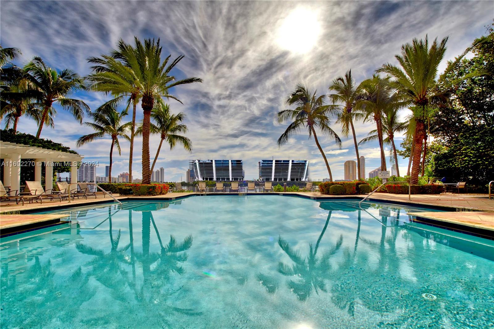 3135 NE 184th St # 2105