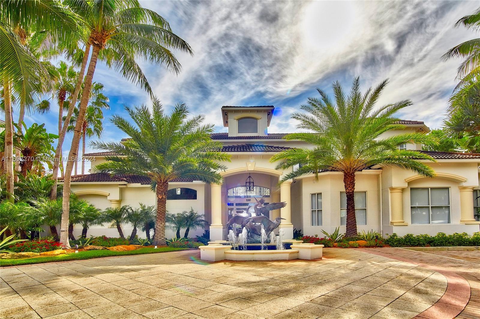 3135 NE 184th St # 2105