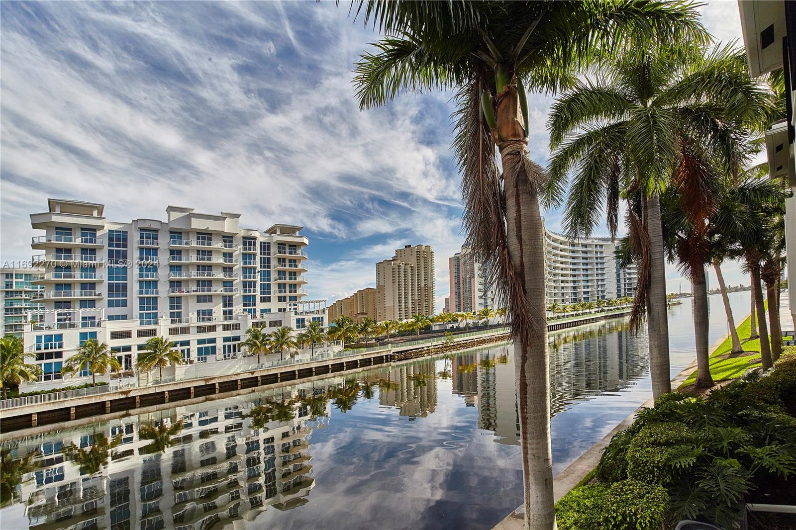 3135 NE 184th St # 2105