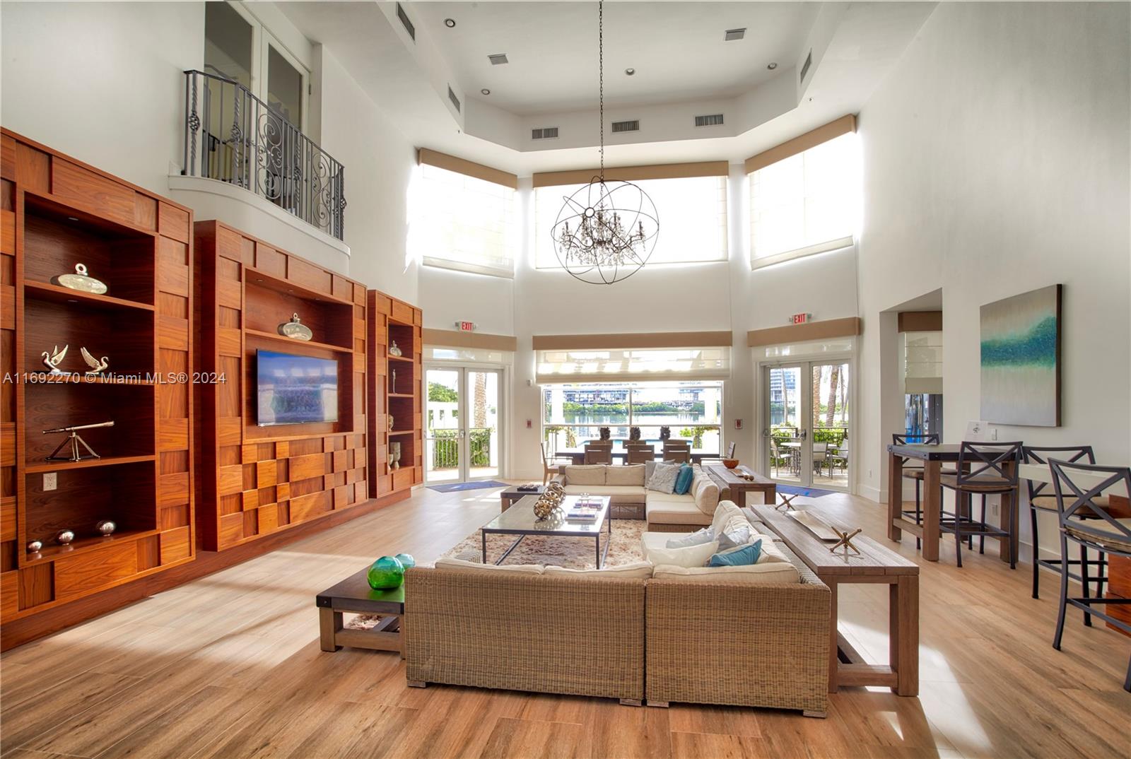 3135 NE 184th St # 2105