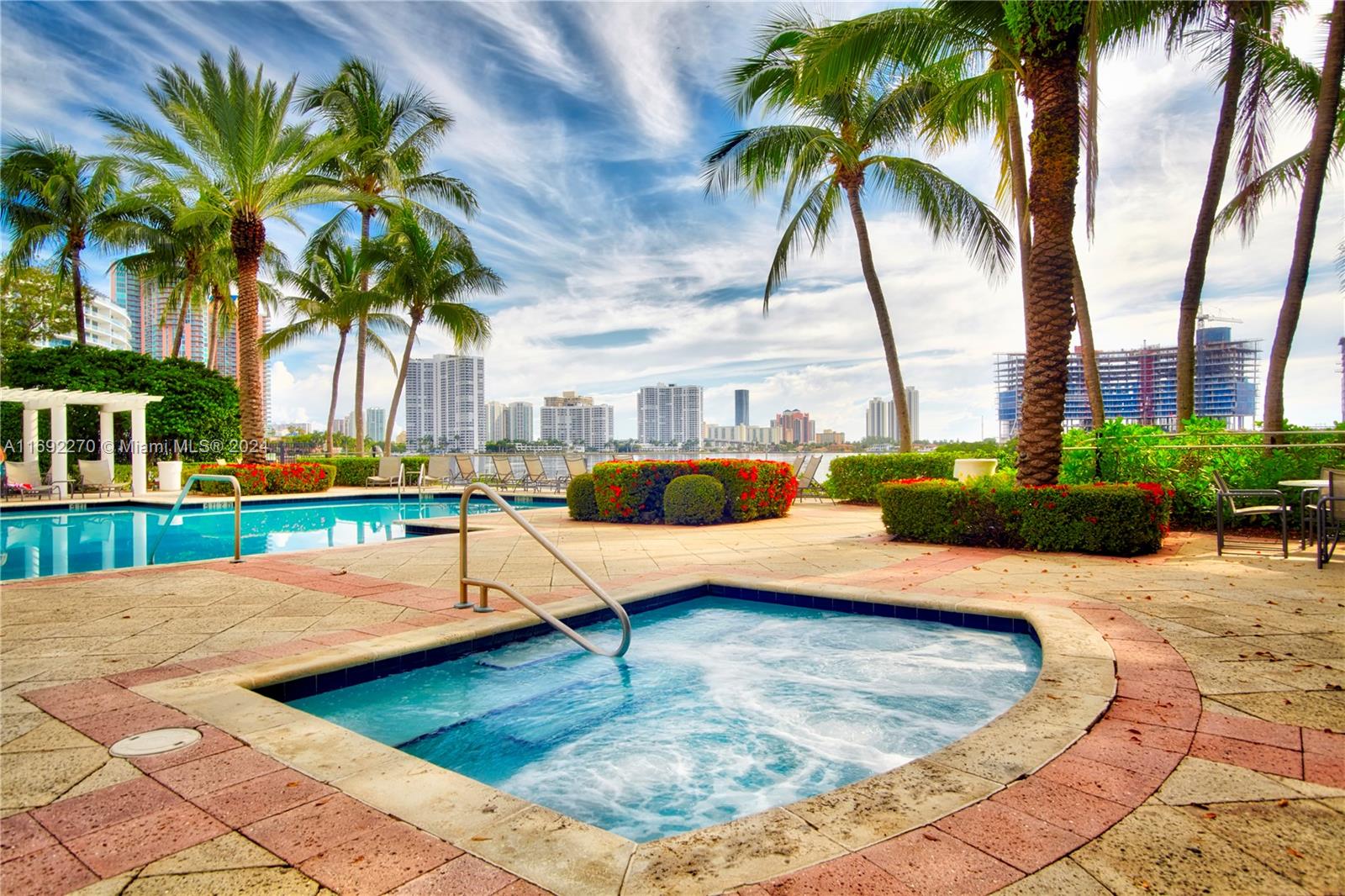 3135 NE 184th St # 2105