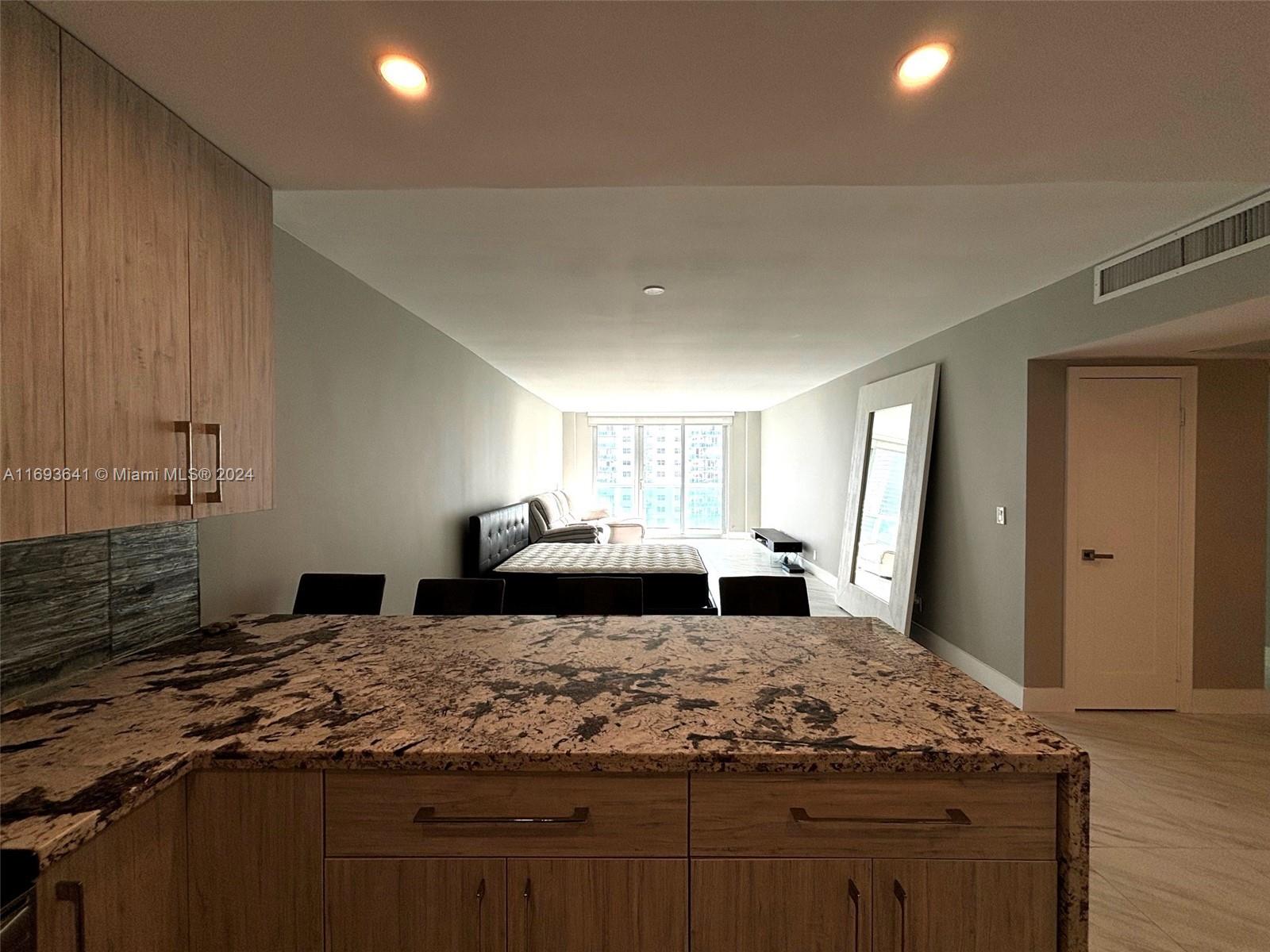 19380 Collins Ave # 914