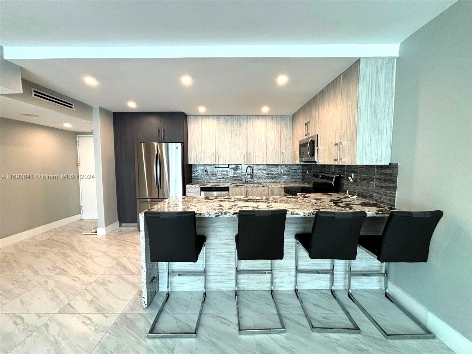 19380 Collins Ave # 914