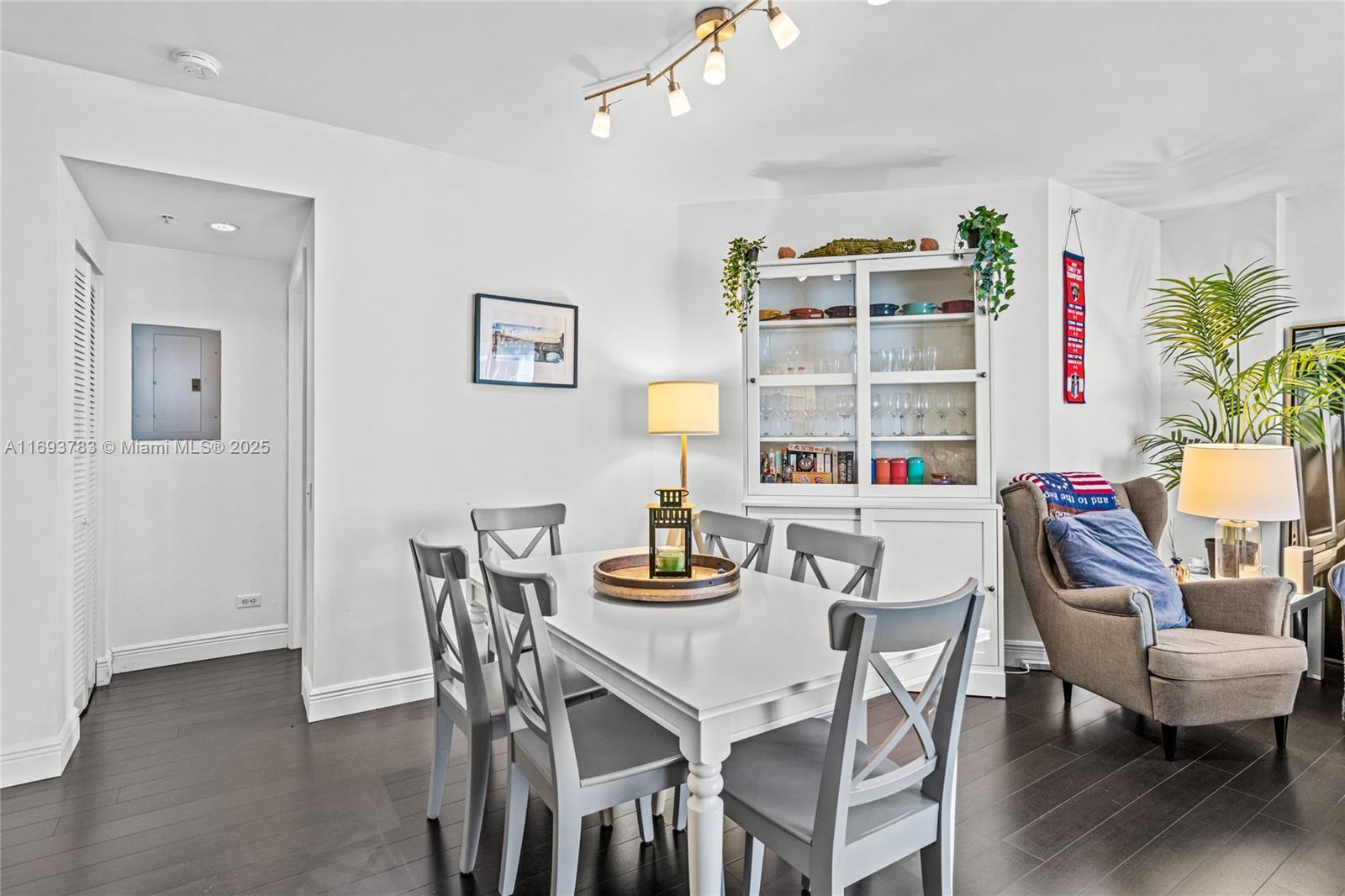 701 Brickell Key Blvd # 604