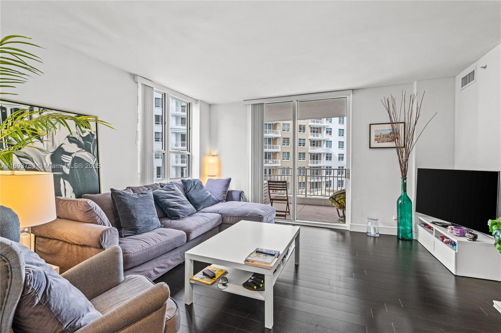 701 Brickell Key Blvd # 604