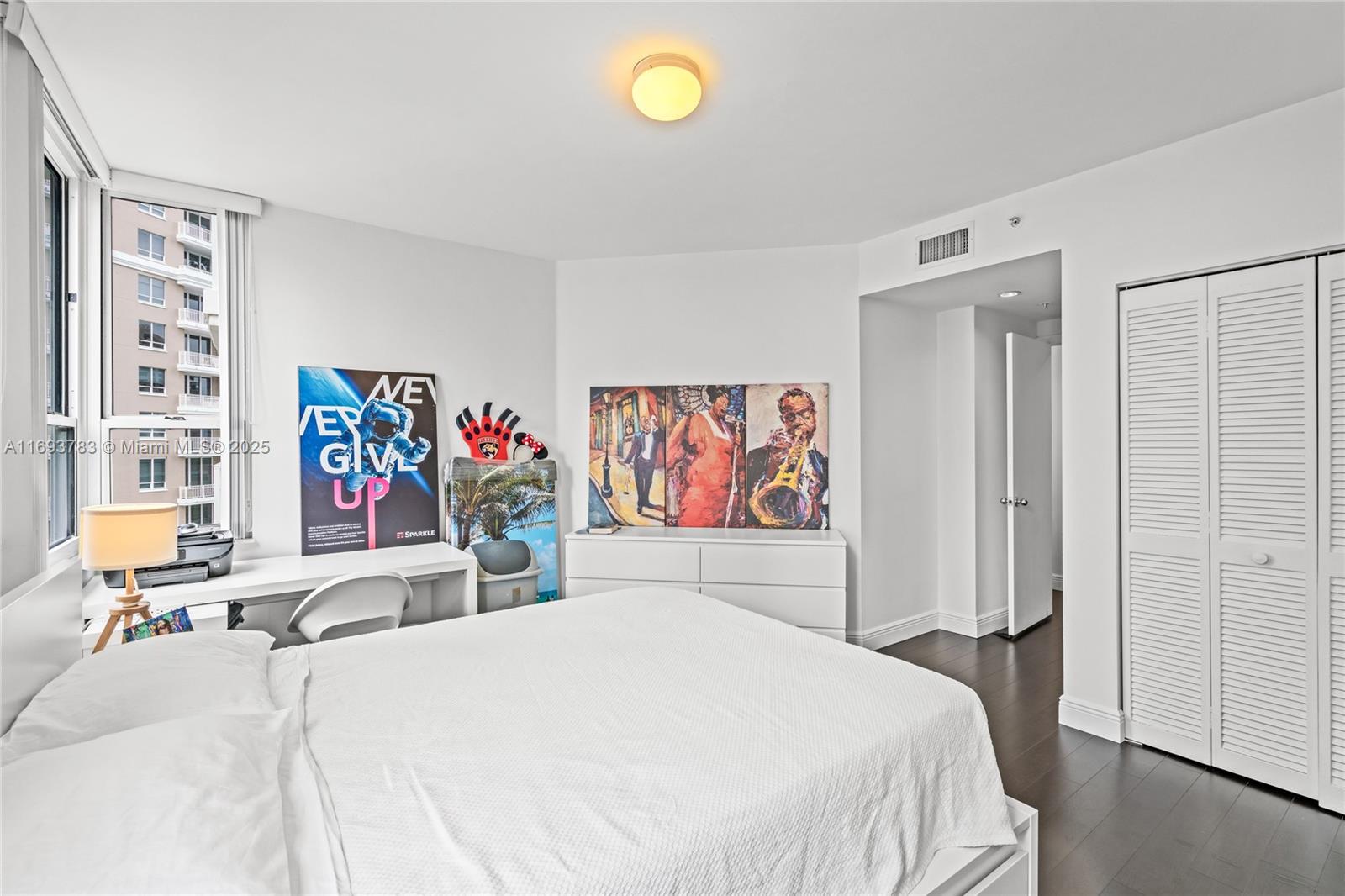 701 Brickell Key Blvd # 604