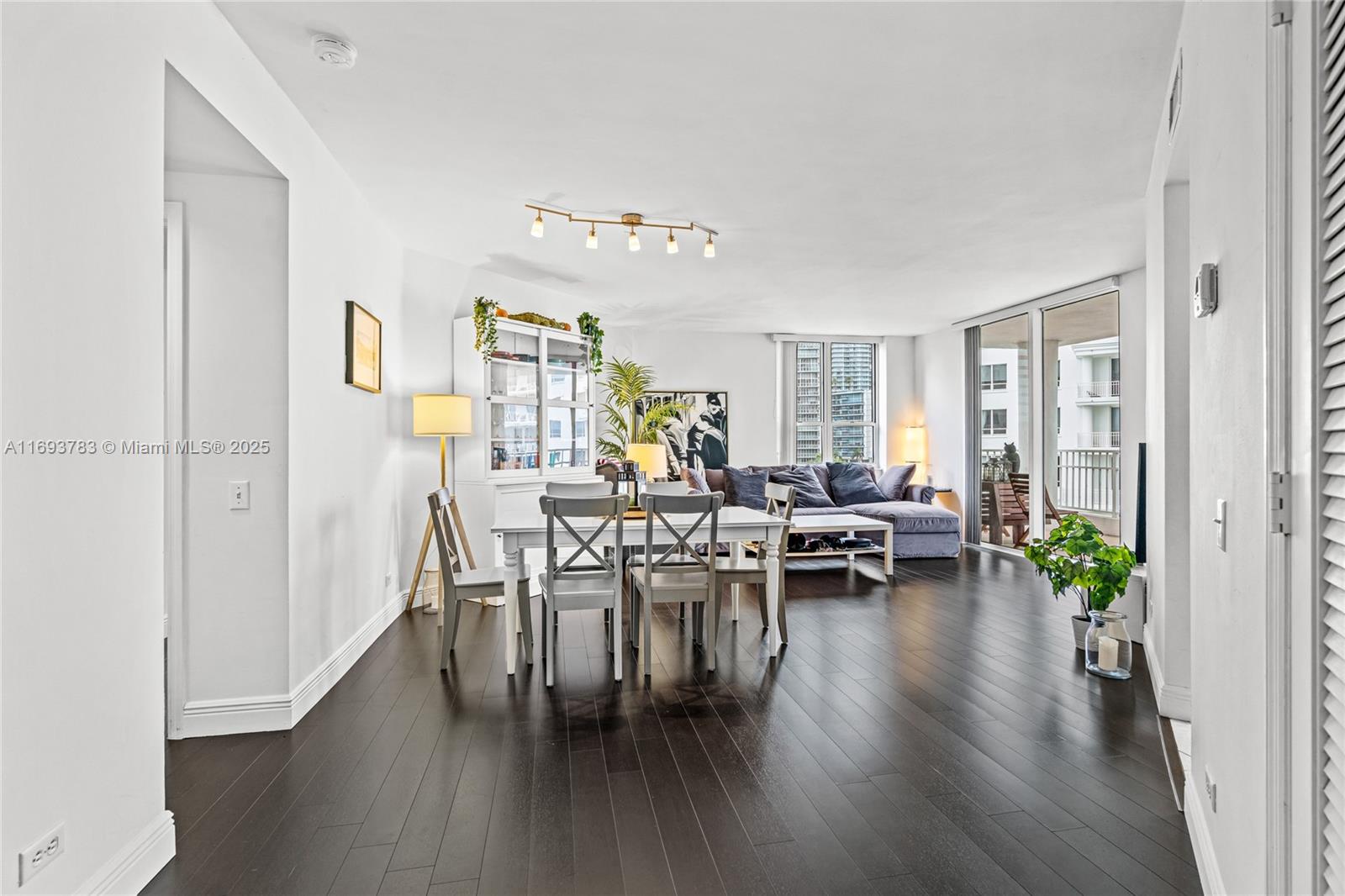 701 Brickell Key Blvd # 604