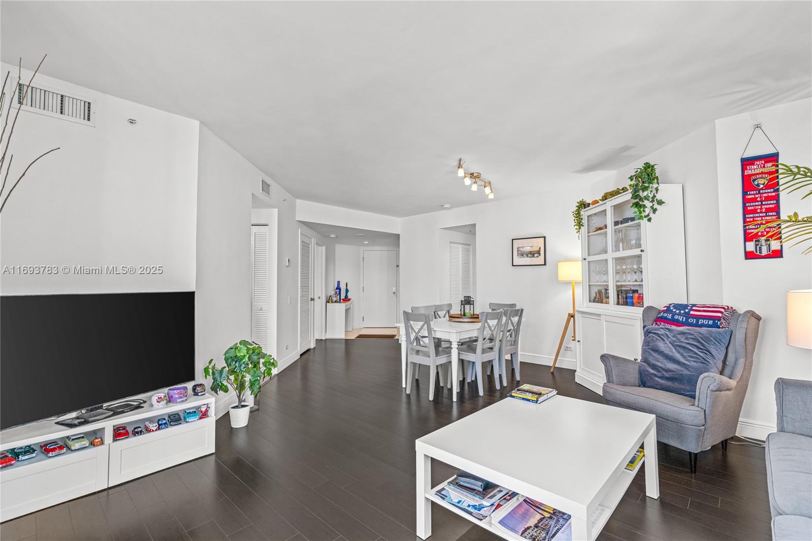 701 Brickell Key Blvd # 604