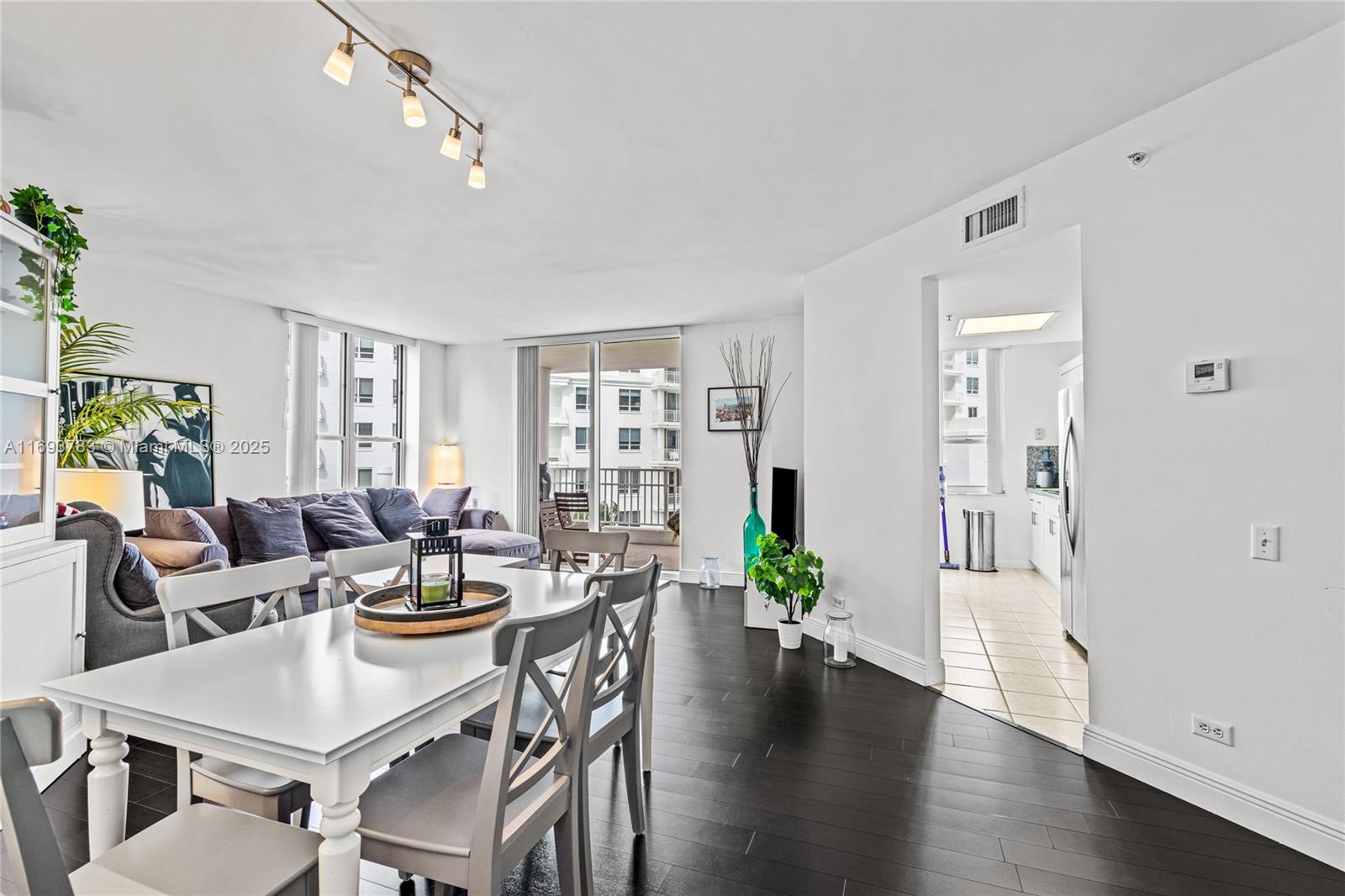 701 Brickell Key Blvd # 604