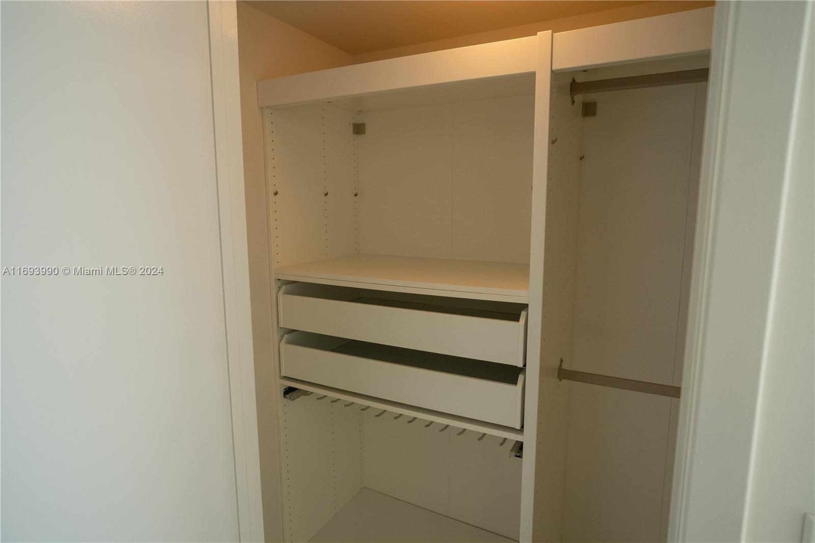 495 Brickell Ave # 2703