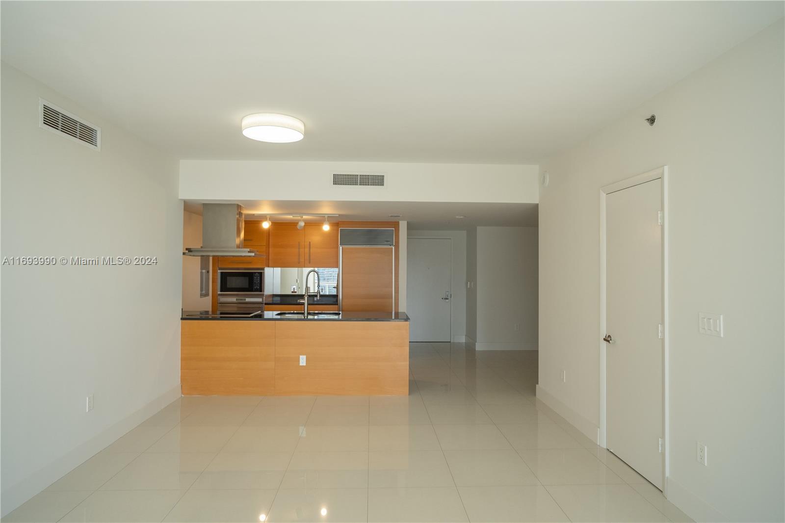 495 Brickell Ave # 2703