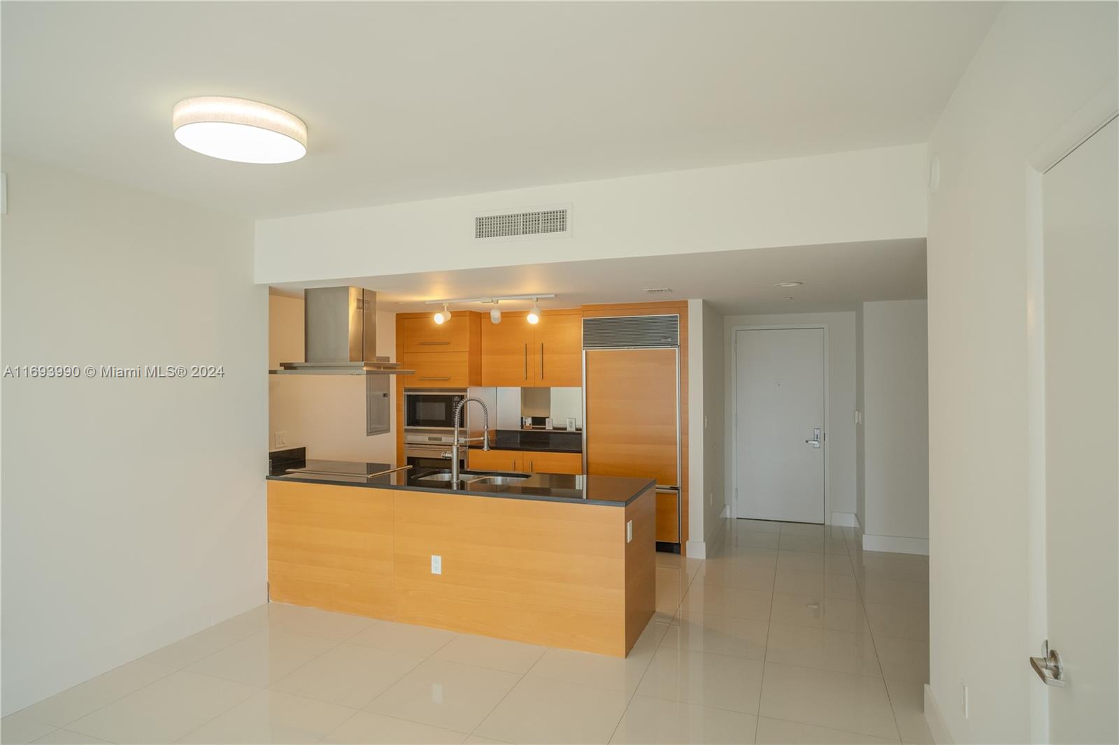 495 Brickell Ave # 2703