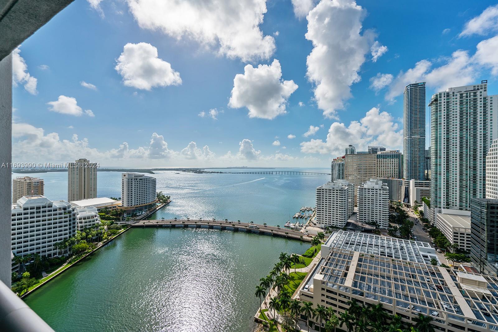 495 Brickell Ave # 2703