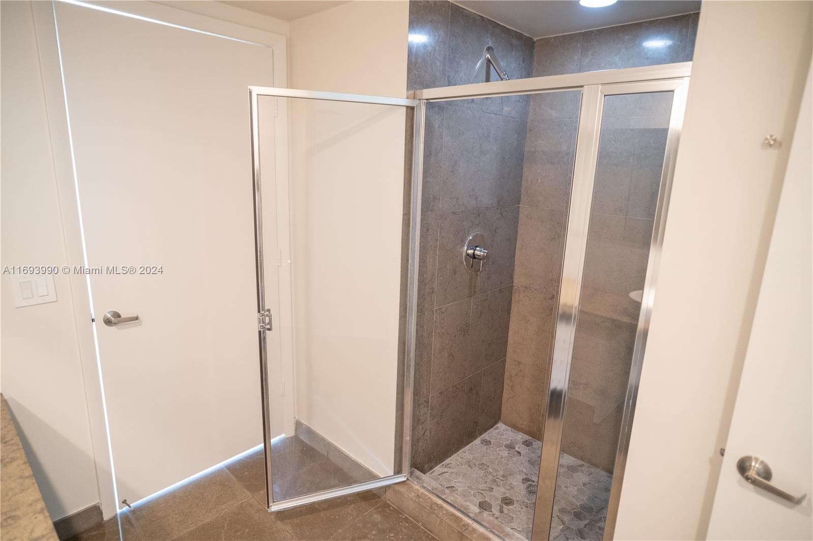 495 Brickell Ave # 2703