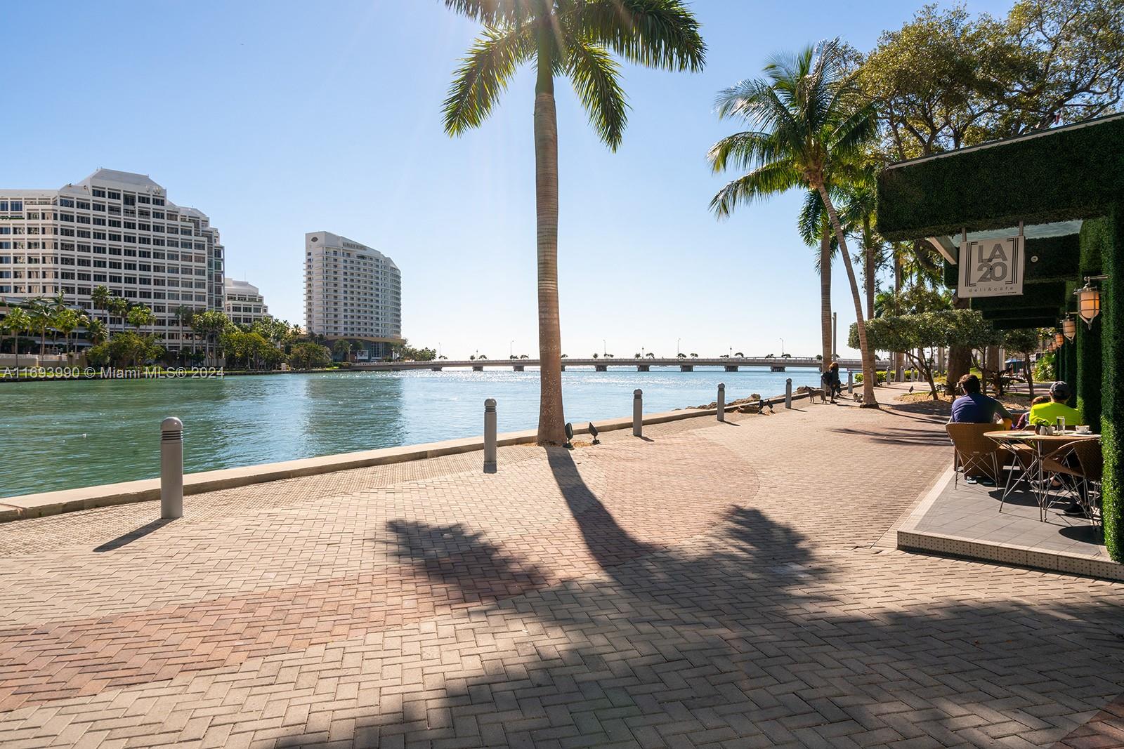 495 Brickell Ave # 2703