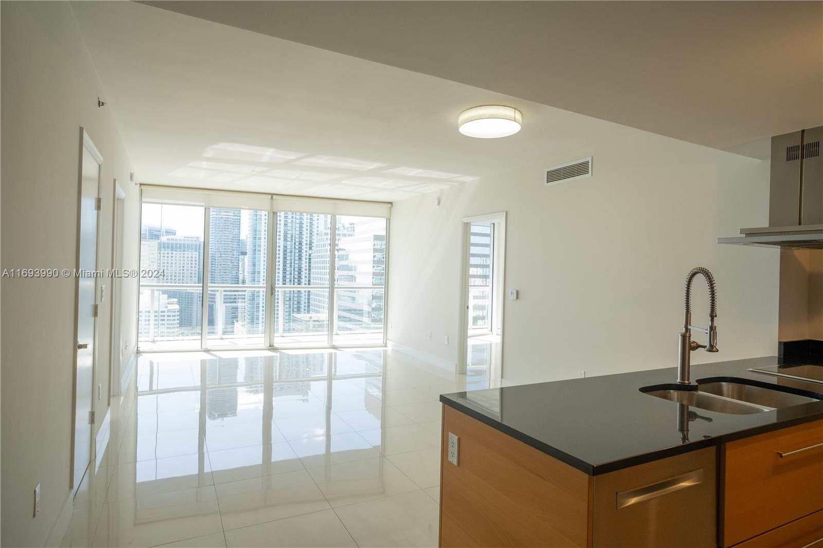 495 Brickell Ave # 2703