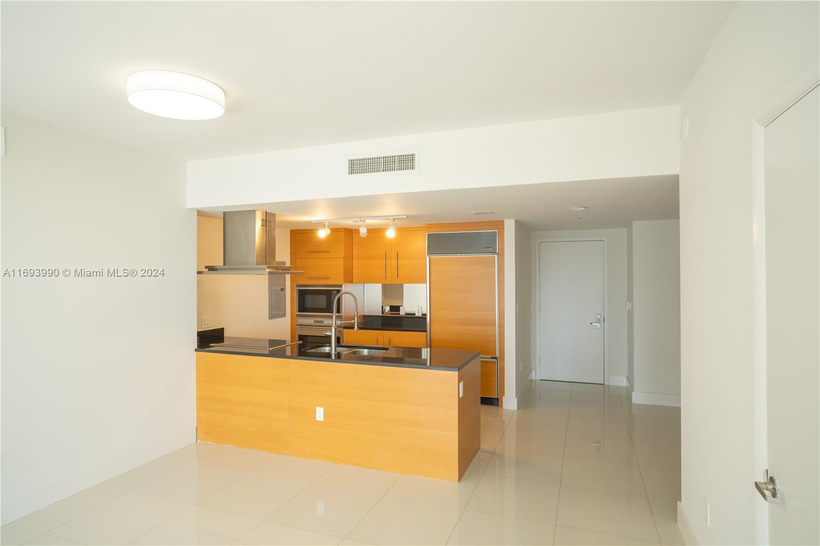 495 Brickell Ave # 2703