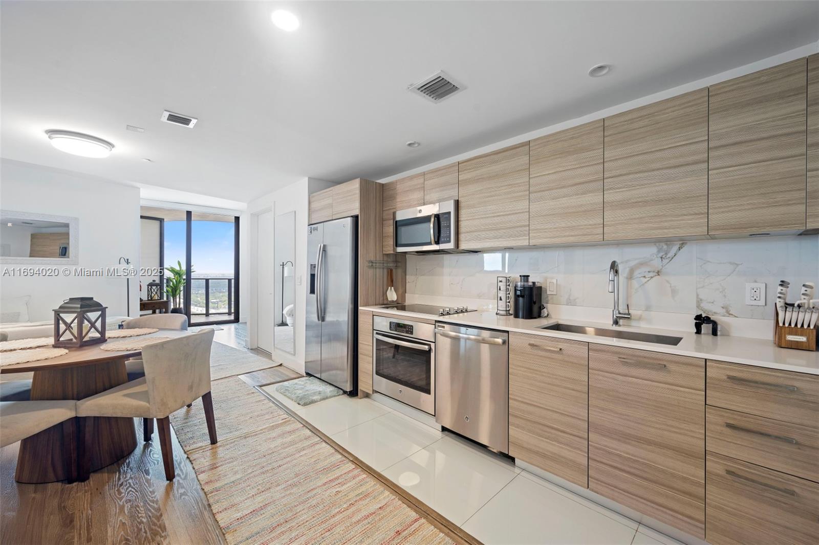 121 NE 34th St # 3014