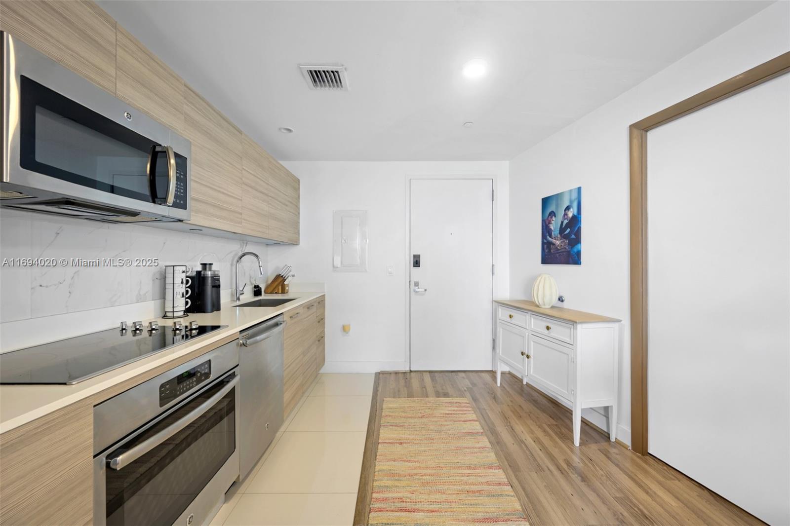 121 NE 34th St # 3014
