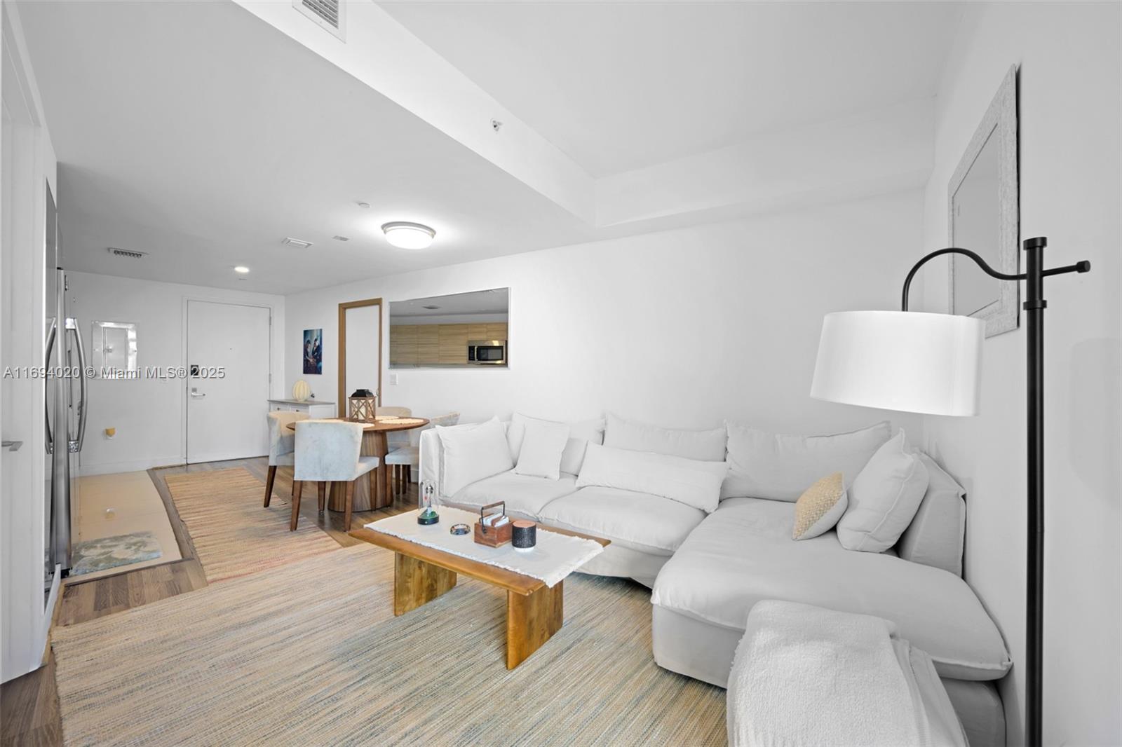121 NE 34th St # 3014