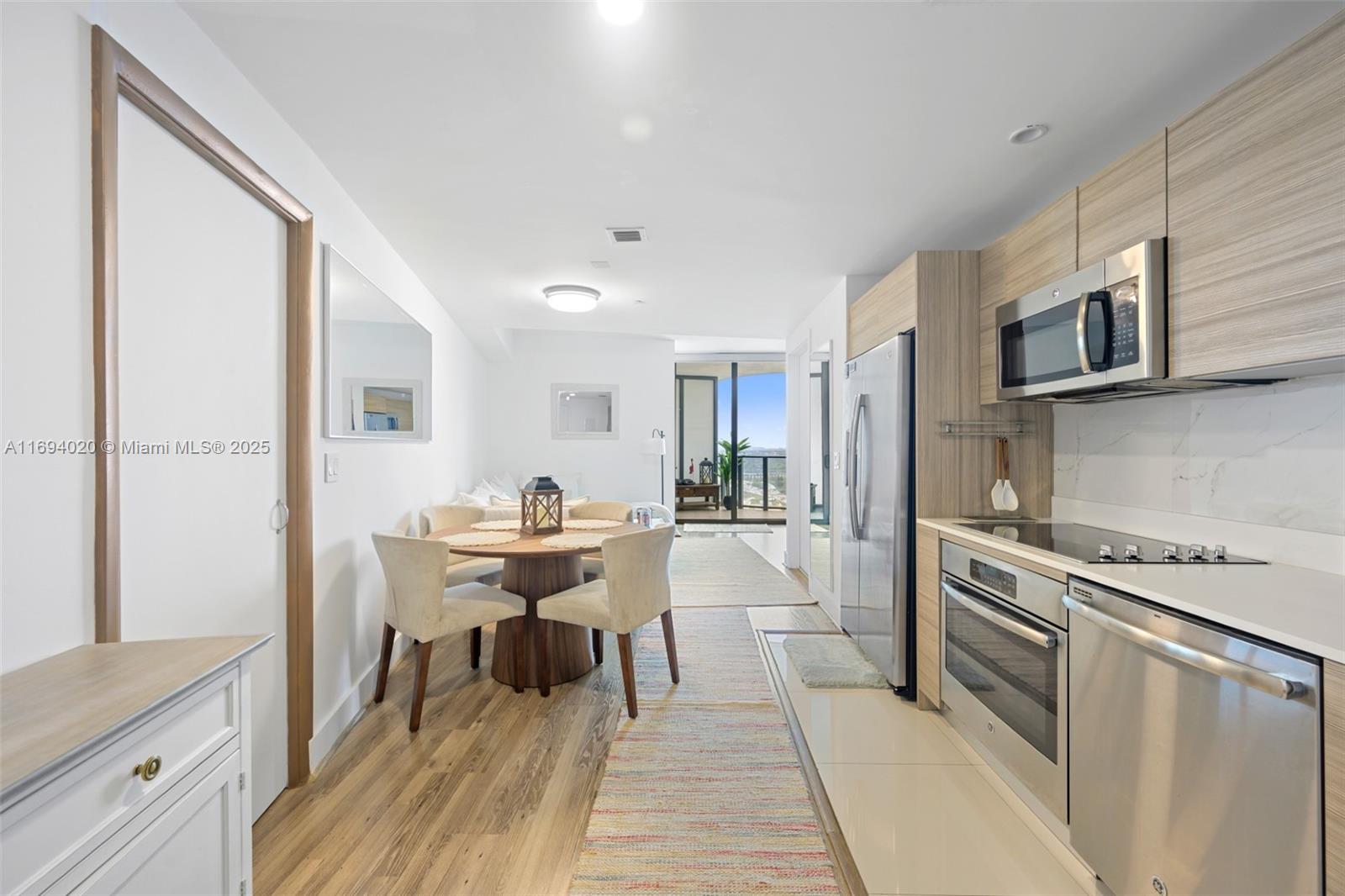 121 NE 34th St # 3014