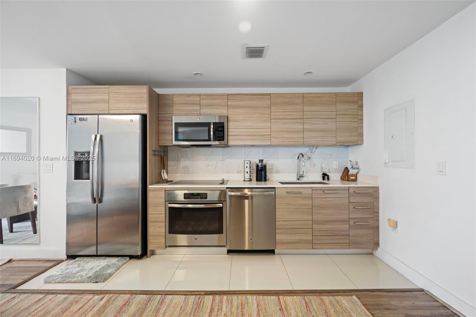 121 NE 34th St # 3014