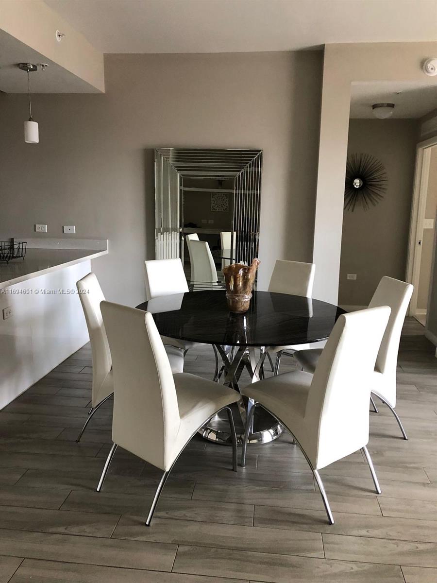 999 SW 1st Ave # 1205