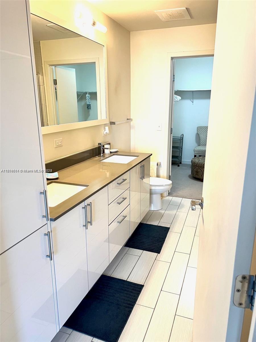 999 SW 1st Ave # 1205