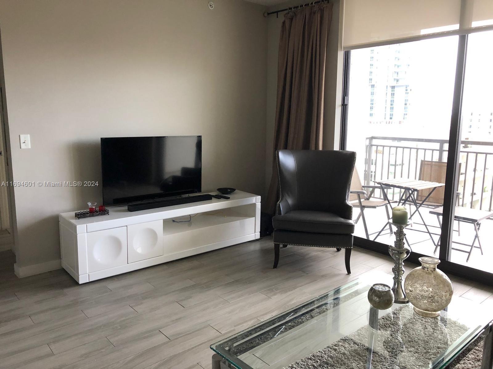 999 SW 1st Ave # 1205