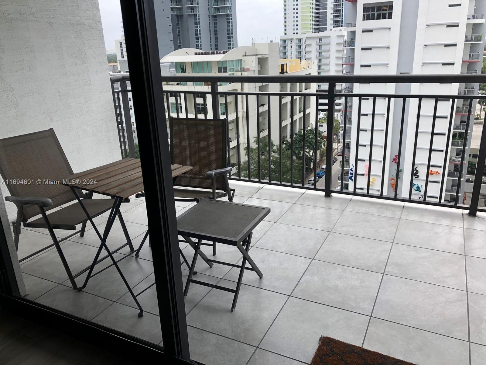 999 SW 1st Ave # 1205