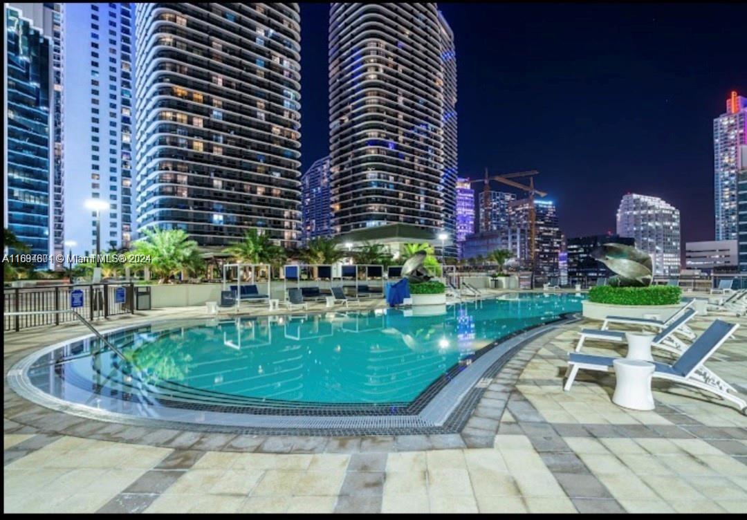 999 SW 1st Ave # 1205