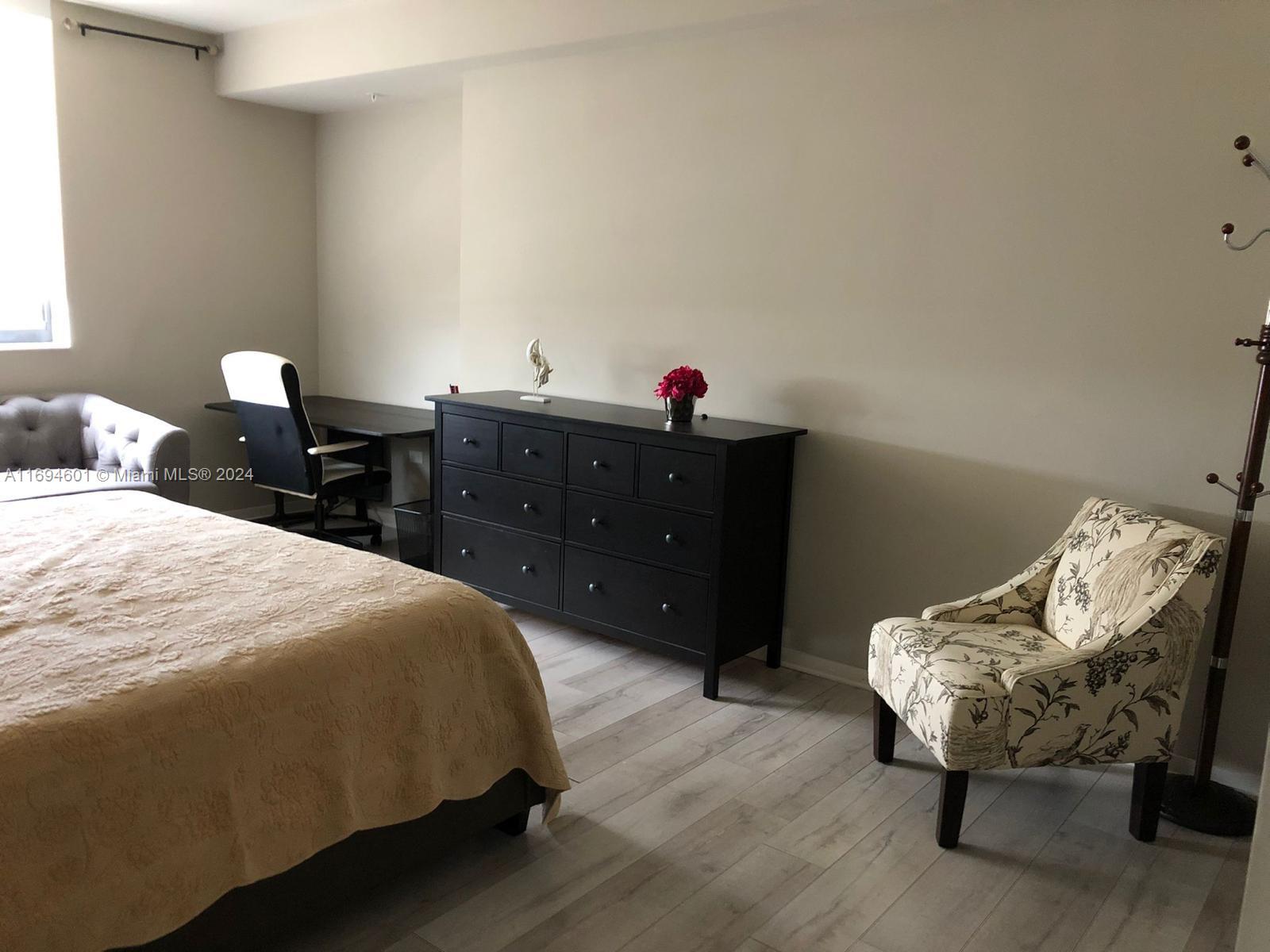 999 SW 1st Ave # 1205