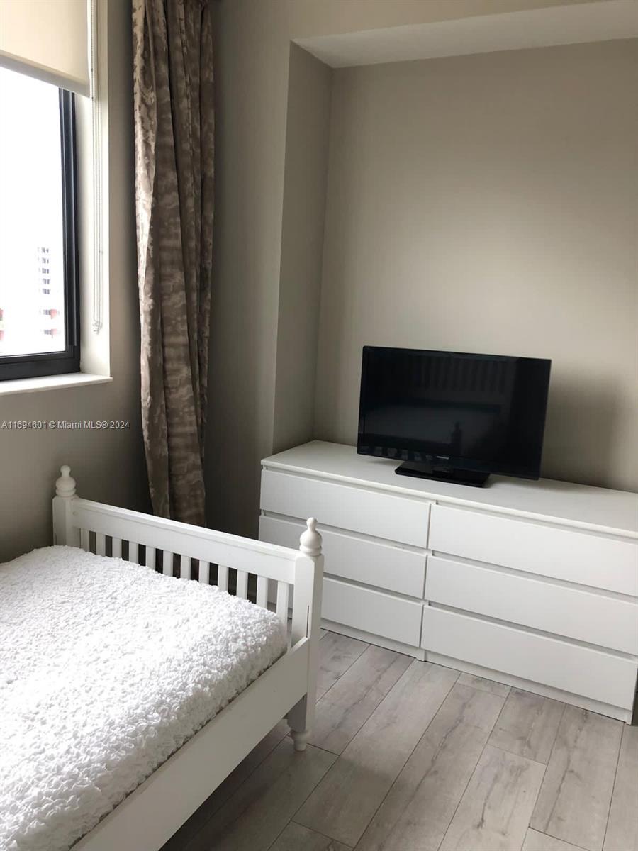 999 SW 1st Ave # 1205