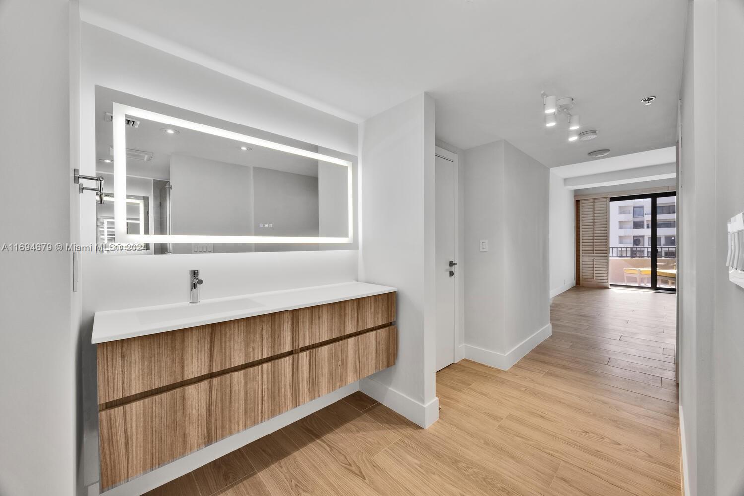 251 Crandon Blvd # 1034