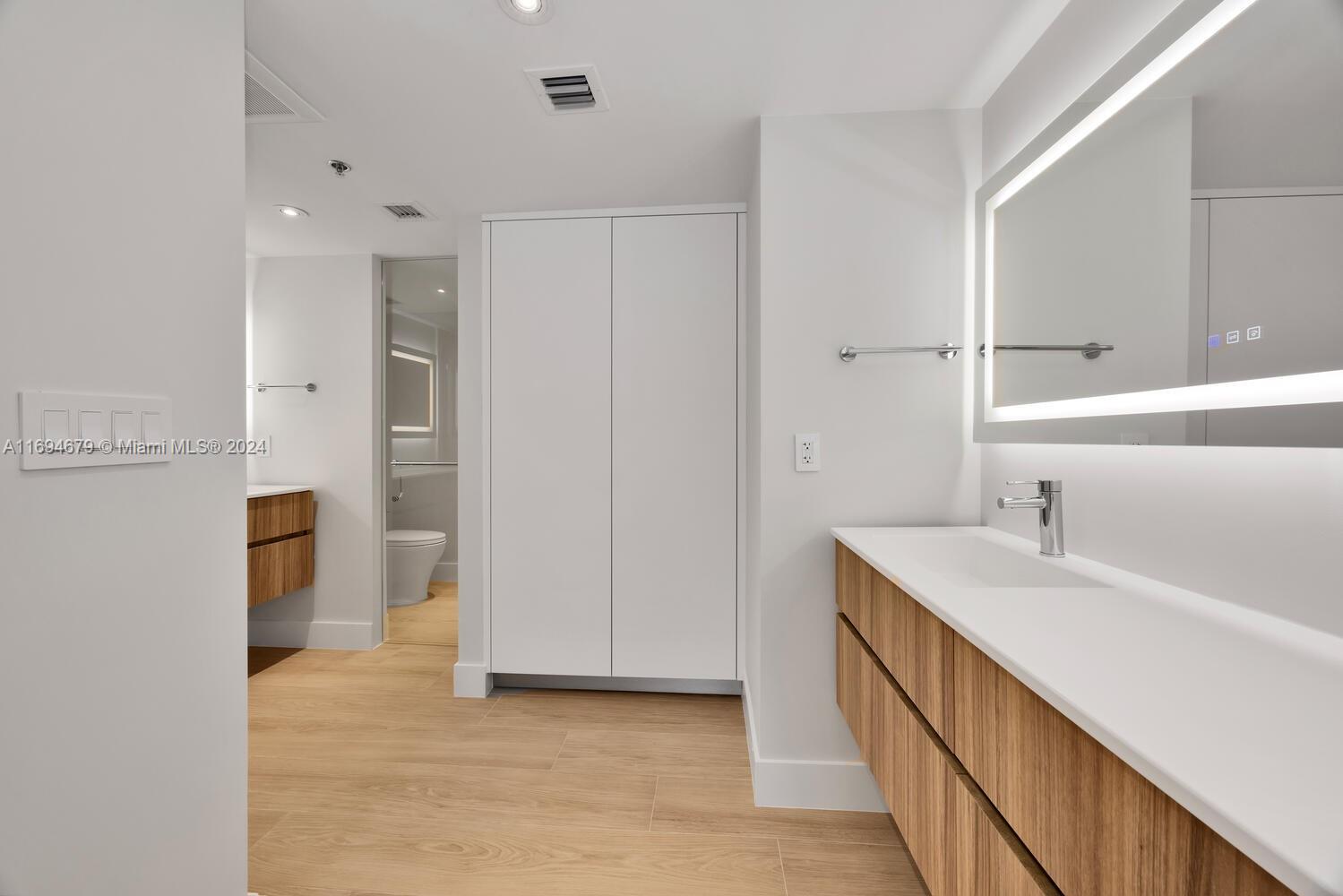 251 Crandon Blvd # 1034