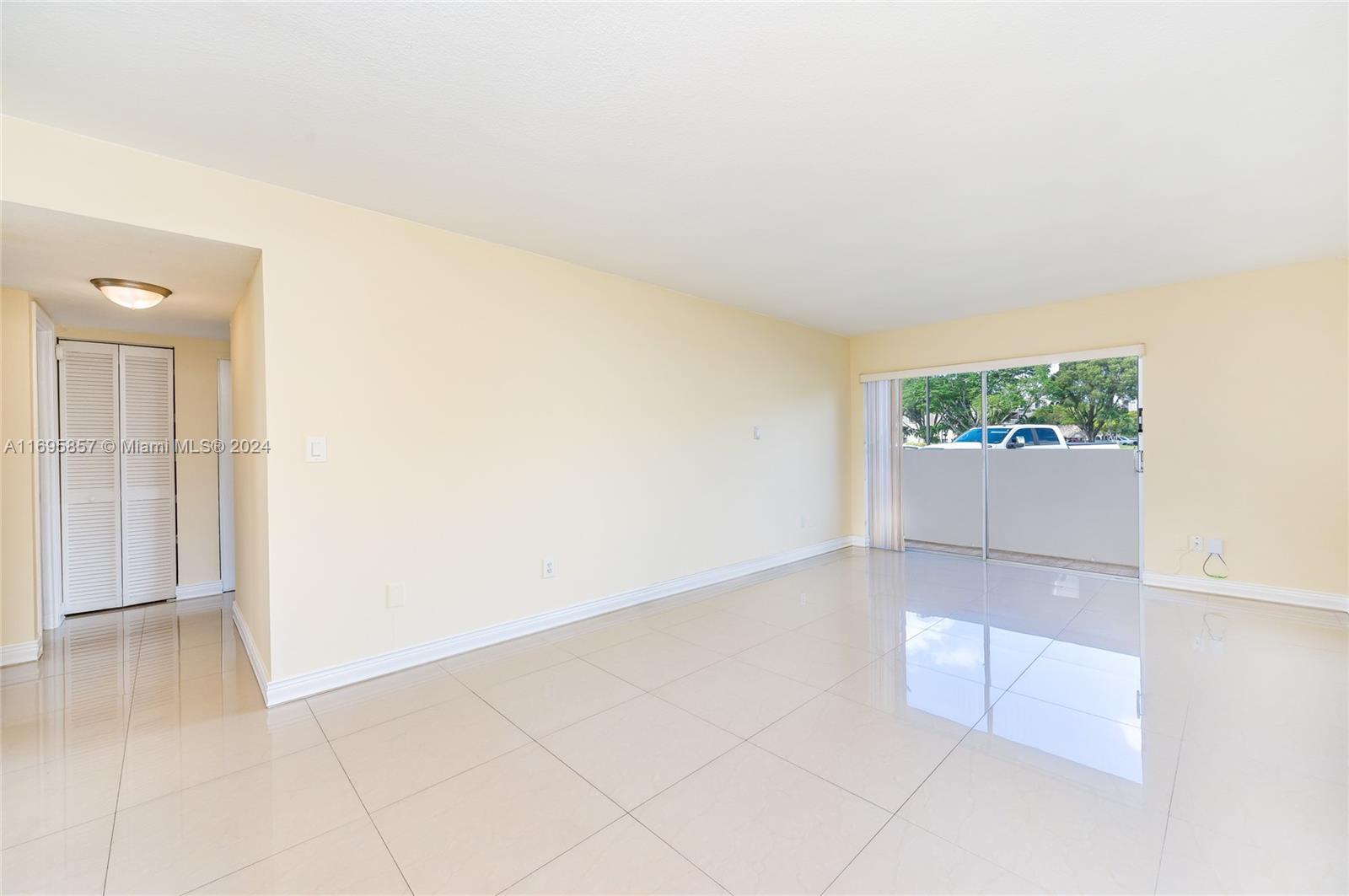 7715 SW 86th St # 103 Unit: A2-103