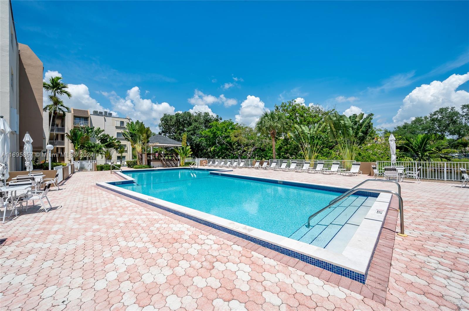 7715 SW 86th St # 103 Unit: A2-103