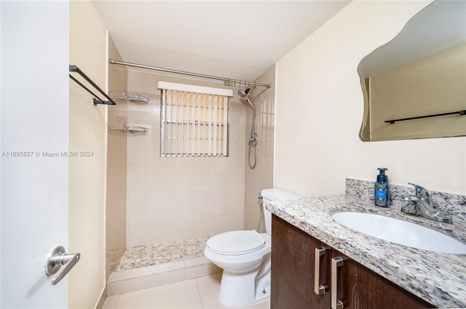 7715 SW 86th St # 103 Unit: A2-103