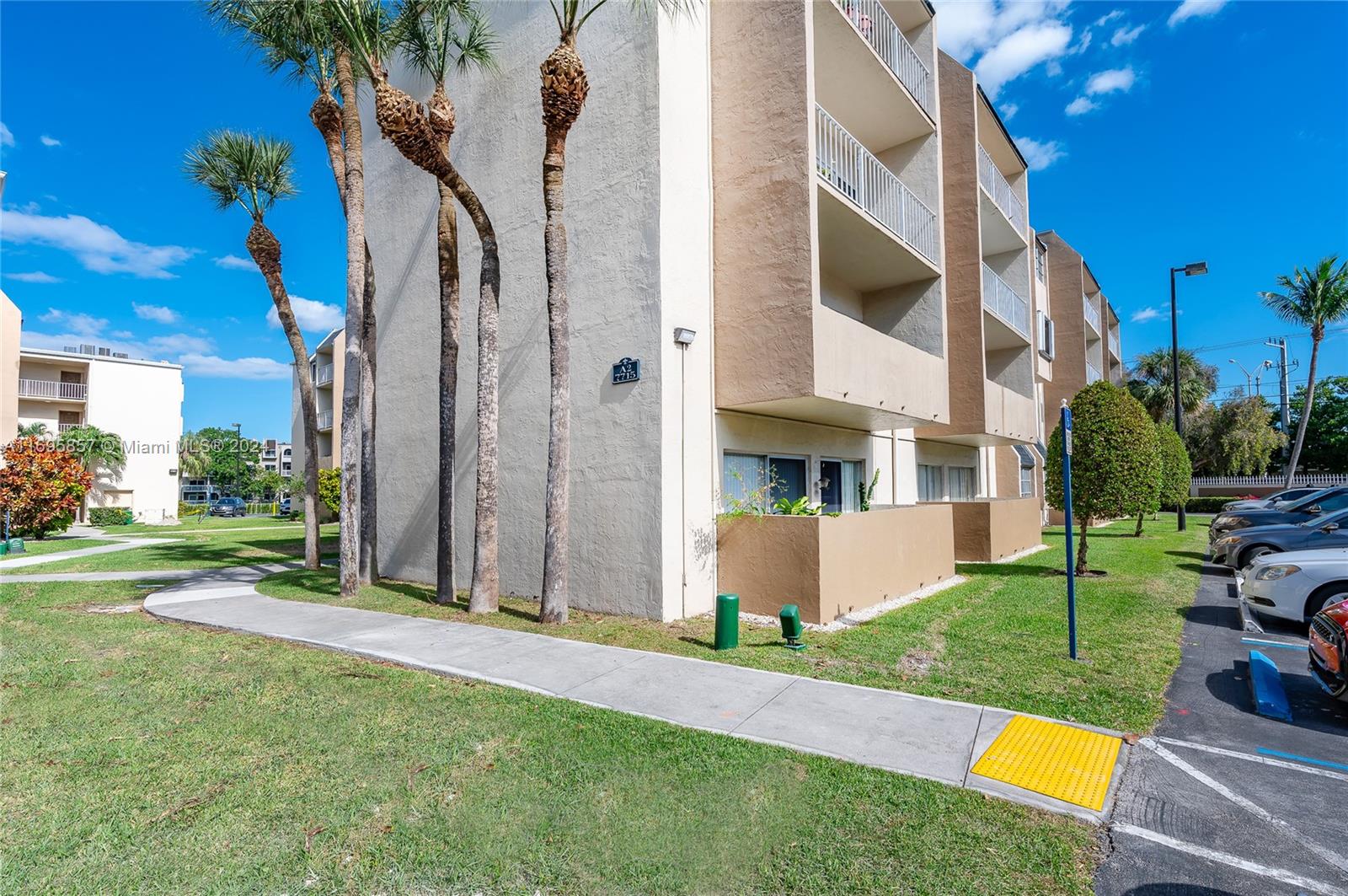 7715 SW 86th St # 103 Unit: A2-103