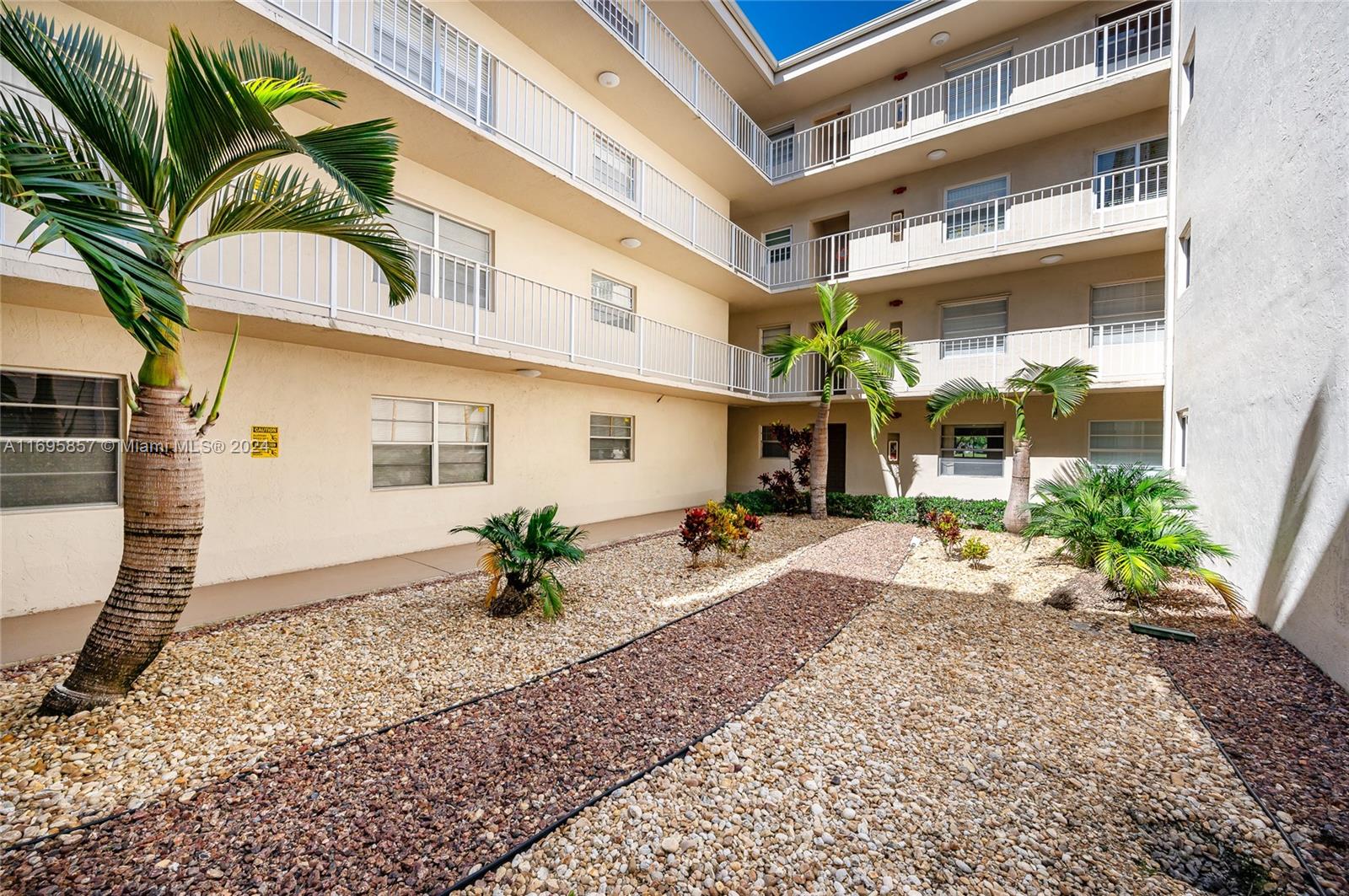 7715 SW 86th St # 103 Unit: A2-103