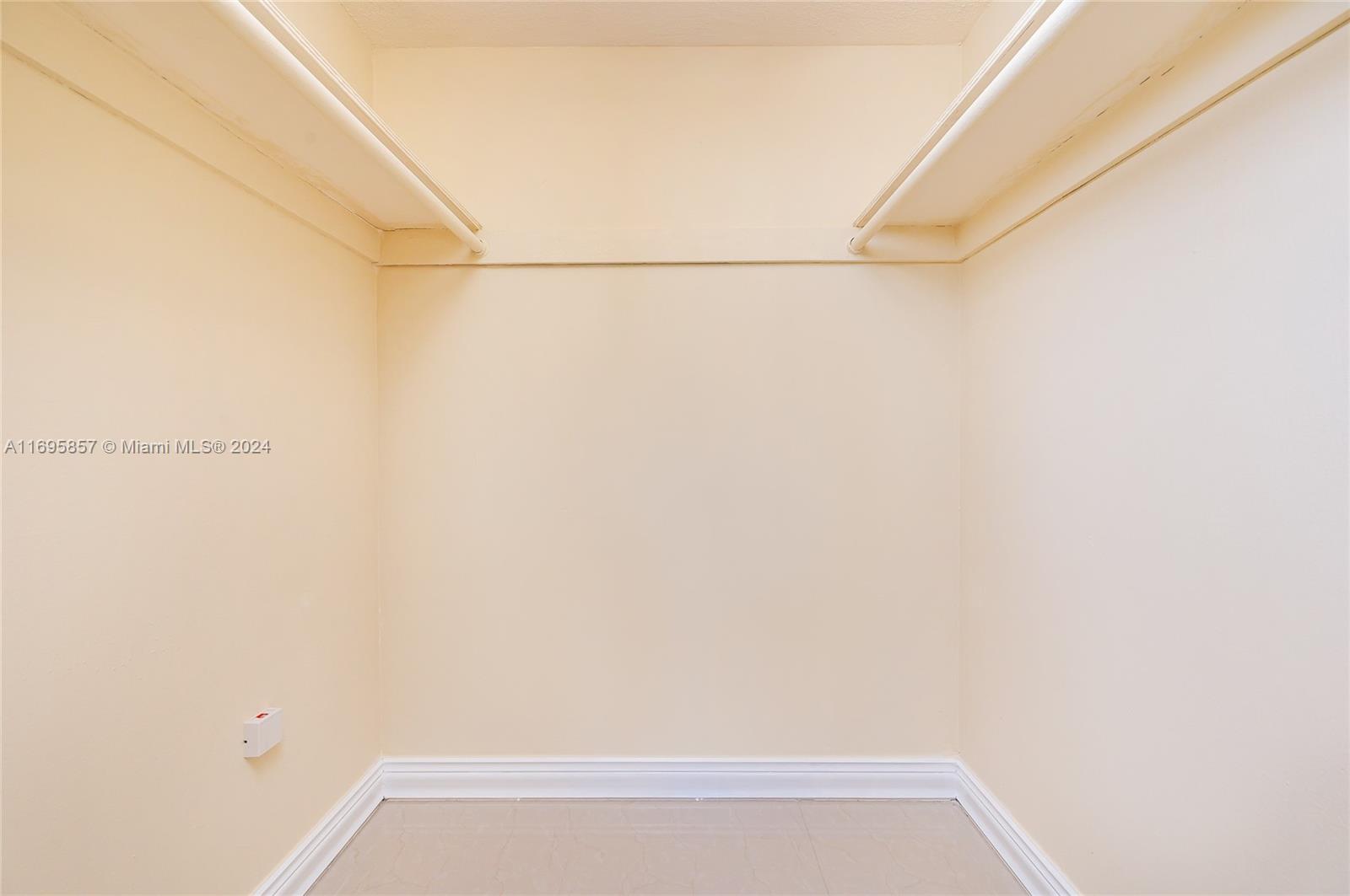 7715 SW 86th St # 103 Unit: A2-103