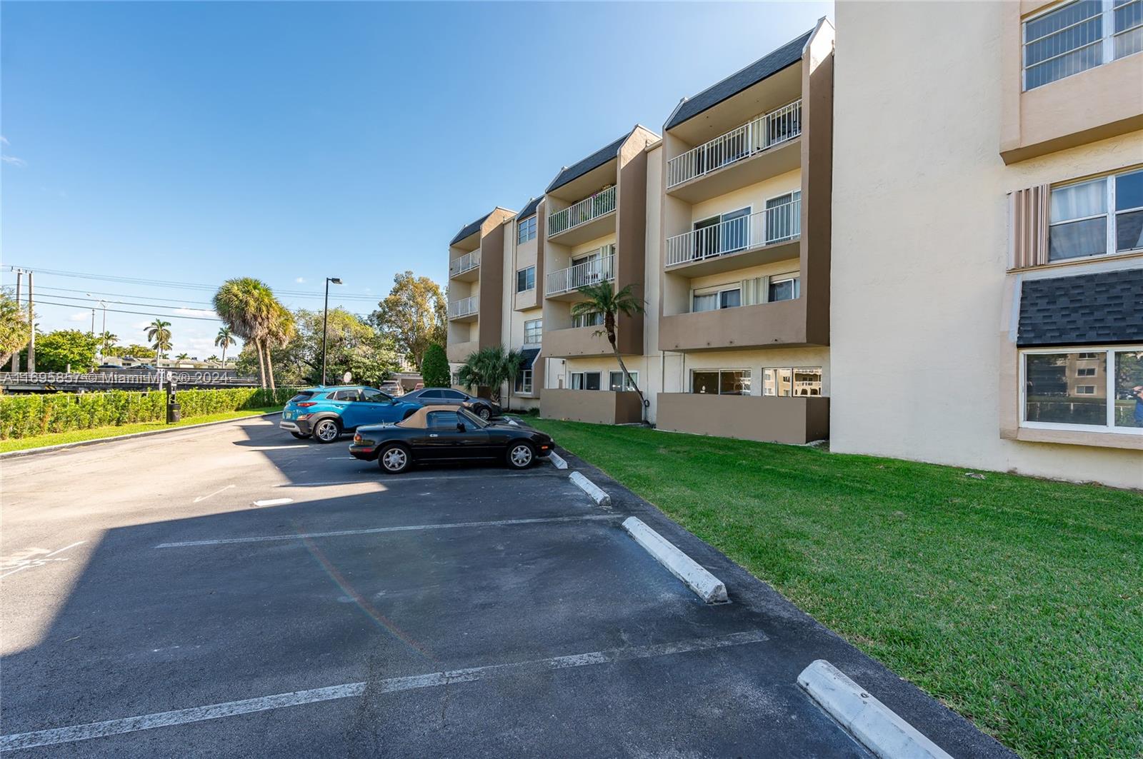 7715 SW 86th St # 103 Unit: A2-103