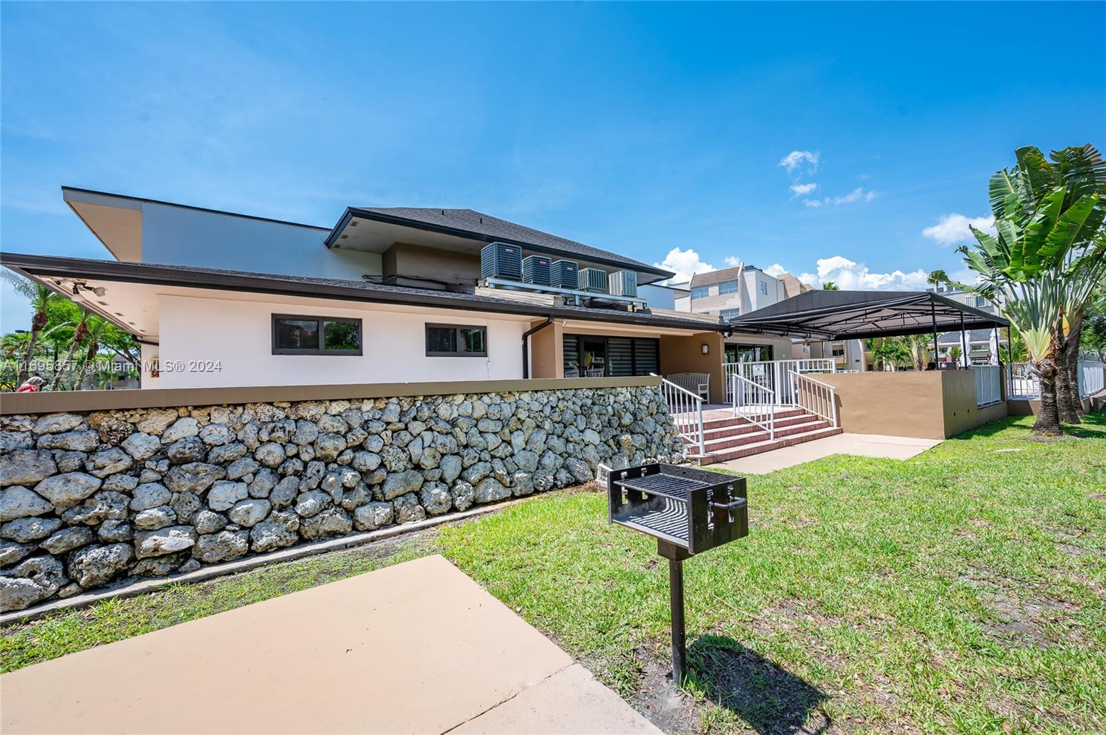 7715 SW 86th St # 103 Unit: A2-103