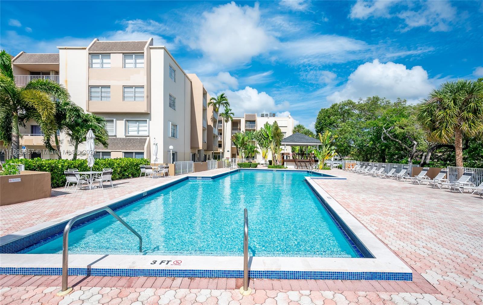 7715 SW 86th St # 103 Unit: A2-103