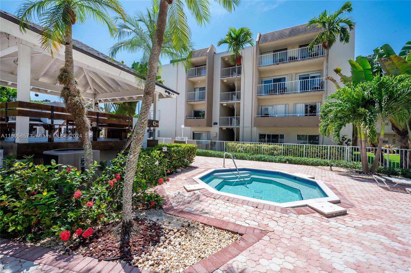 7715 SW 86th St # 103 Unit: A2-103