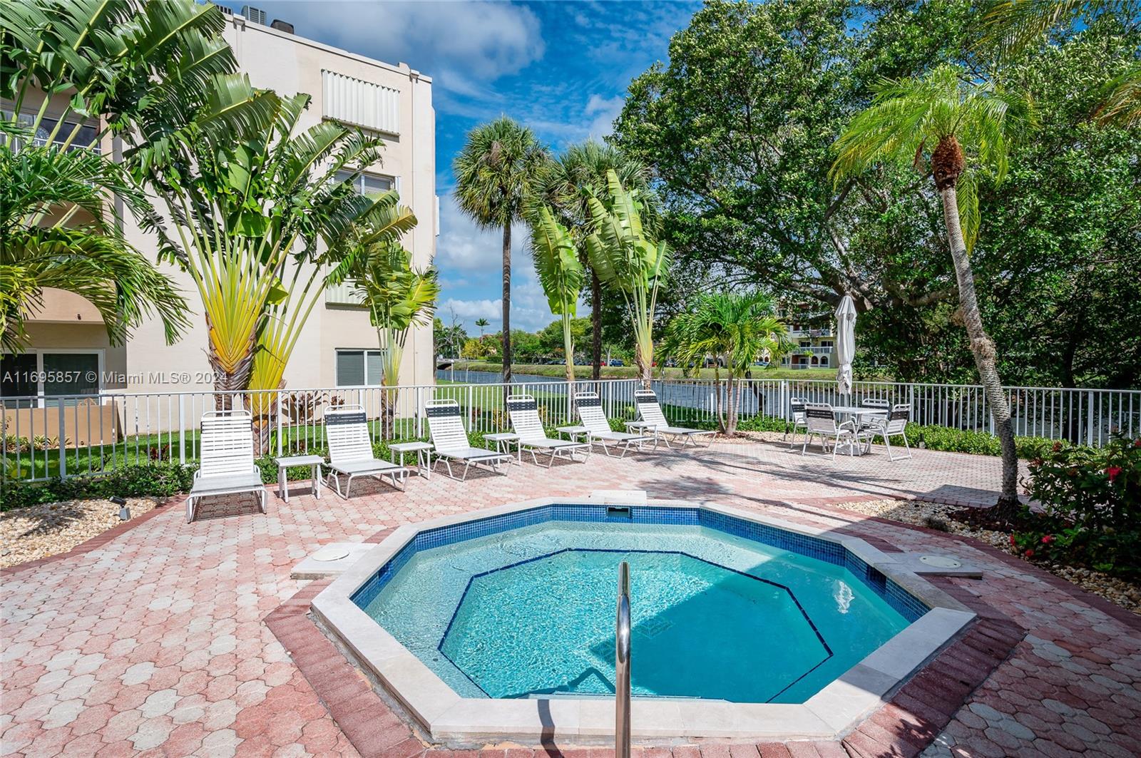 7715 SW 86th St # 103 Unit: A2-103