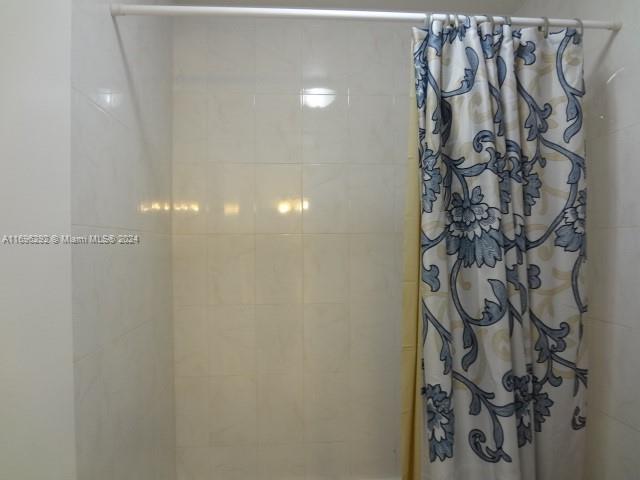 900 NE 209th Ter # 31 Unit: 201-31