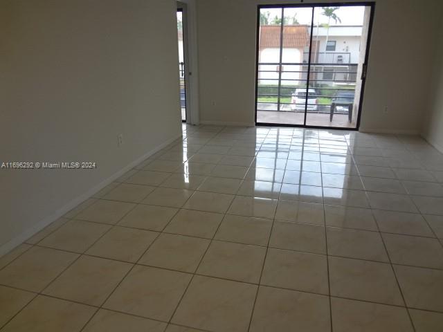 900 NE 209th Ter # 31 Unit: 201-31